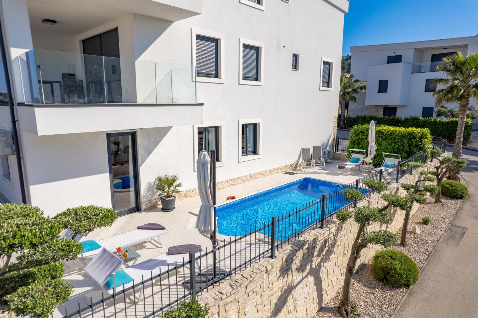 Luxury Apartment Hyperion With Private Pool And Garden Murter Exteriör bild