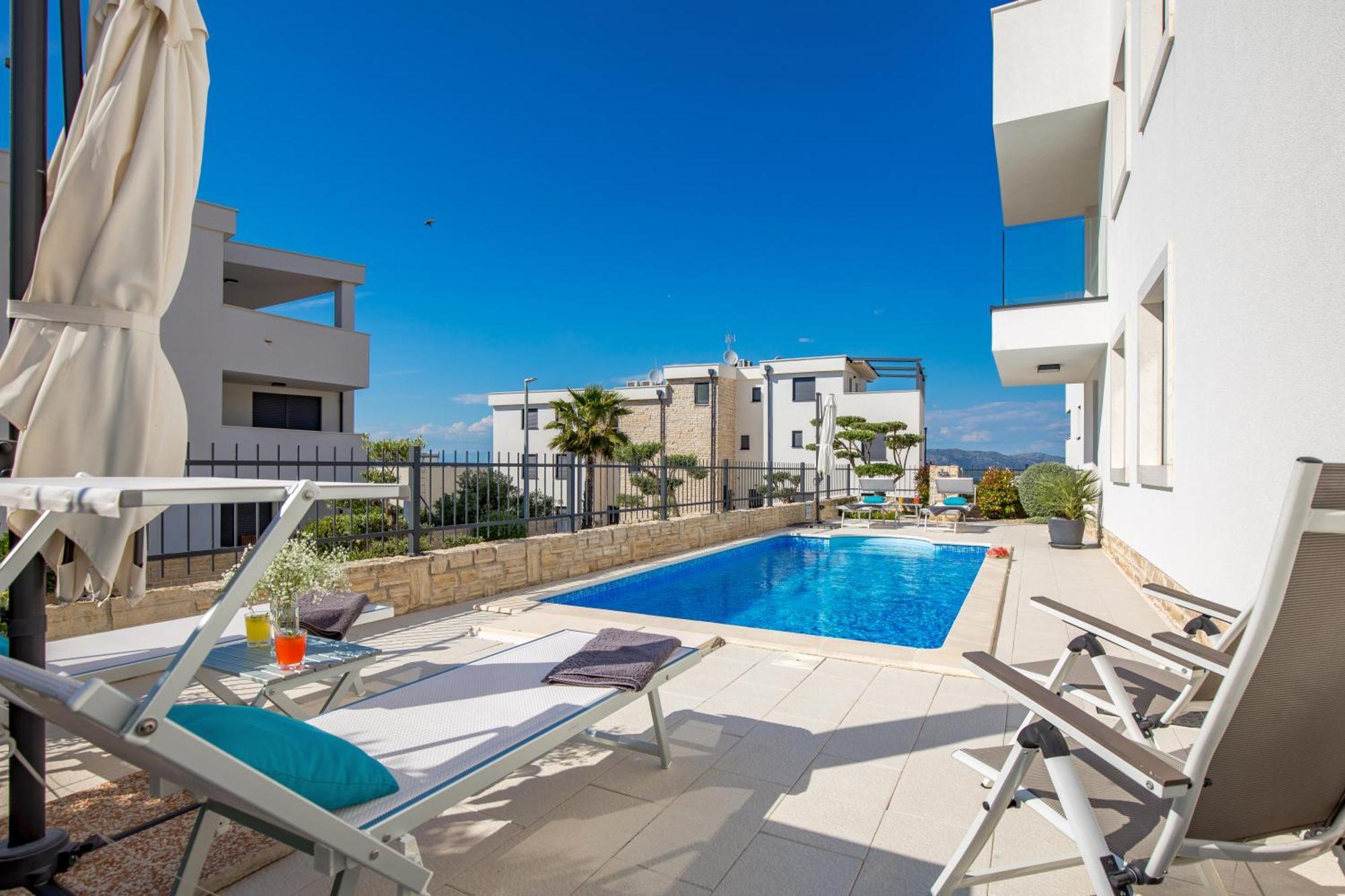 Luxury Apartment Hyperion With Private Pool And Garden Murter Exteriör bild