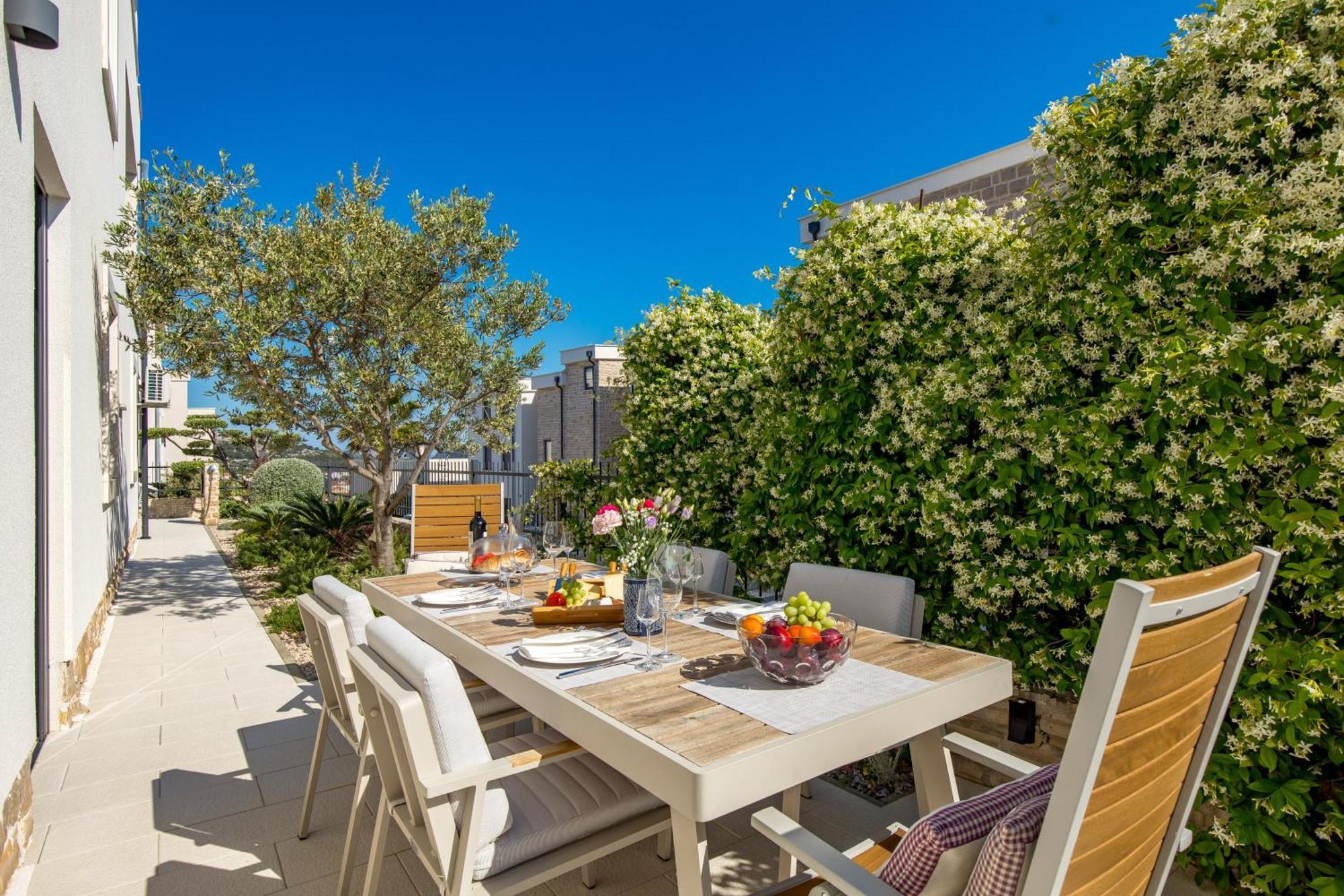 Luxury Apartment Hyperion With Private Pool And Garden Murter Exteriör bild